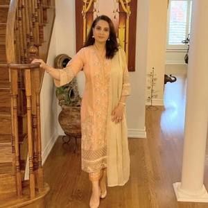 Meet your Posher, Amita